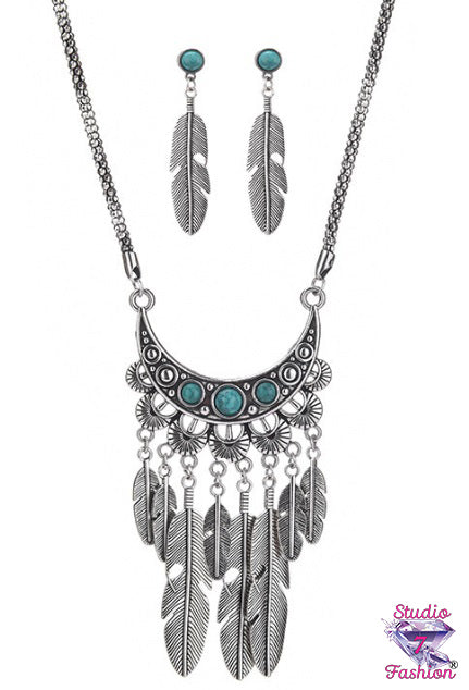 Flowing Southwestern Feathers Necklace & Earrings