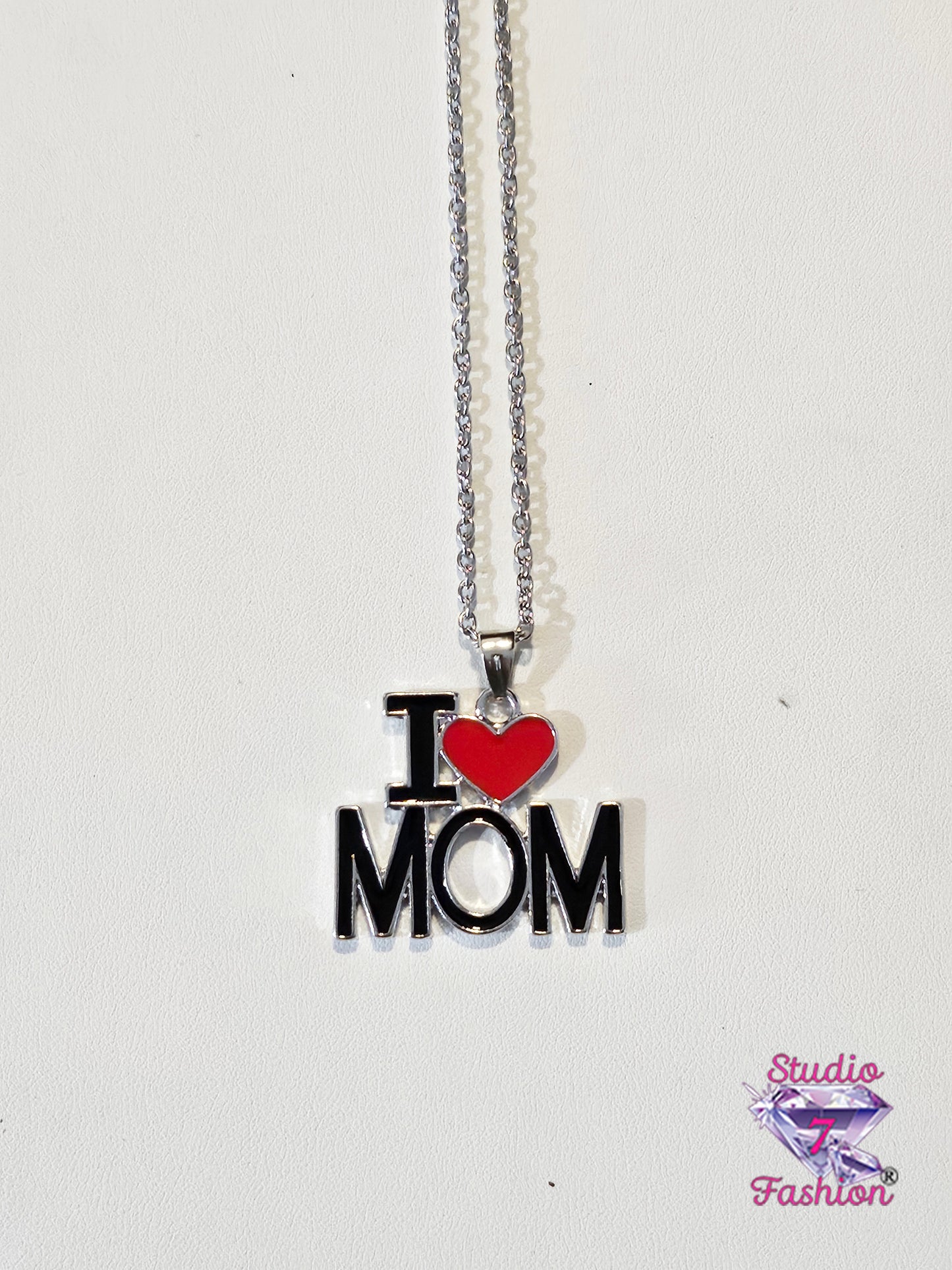 I <3 Mom Necklace