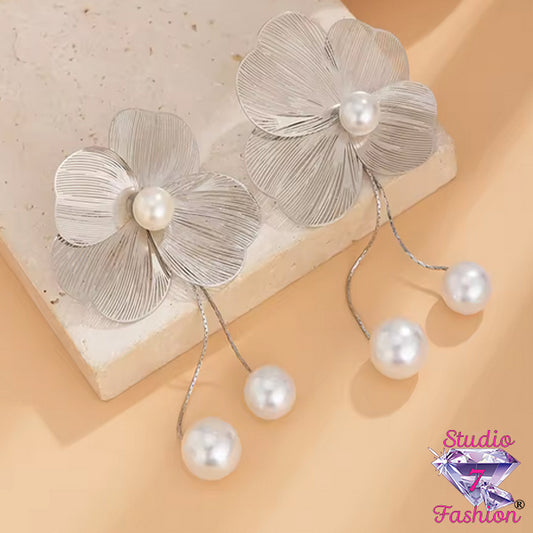 Full Bloom Pearl Earrings