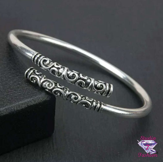 Artistic Embossed Bangle Bracelet