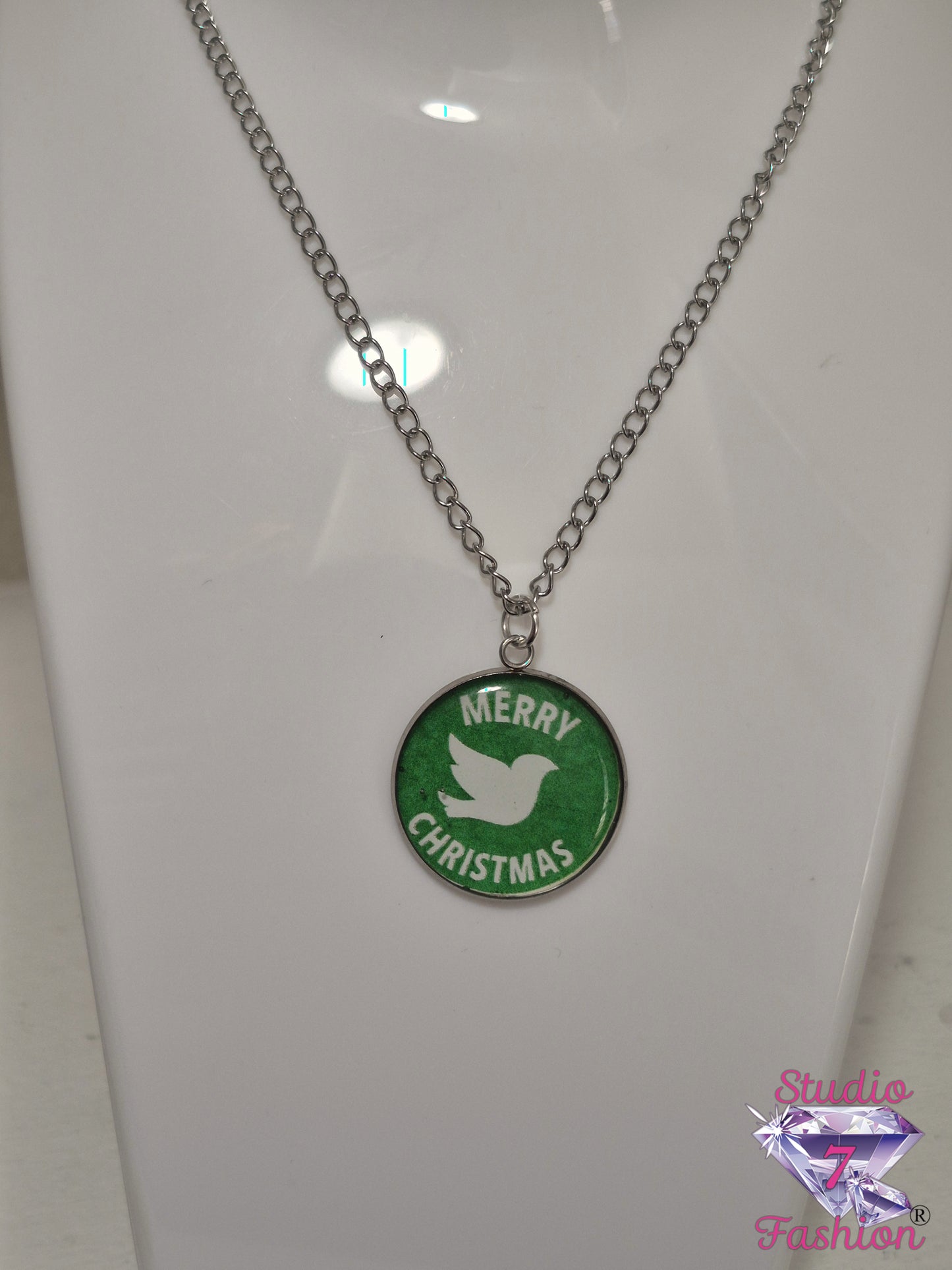 Merry Christmas Dove Necklace Green